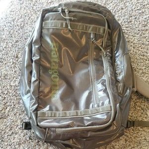 Patagonia Green Backpack Durable Water-Resistant Design